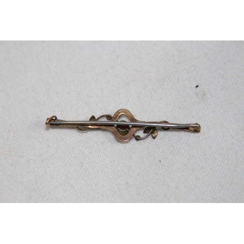 1193 - 9CT ANTIQUE GOLD PIN WITH STEEL PIN - 1.80G