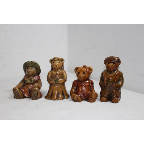 327 - QUANTITY OF FIELDCRAFT BEARS
18CM