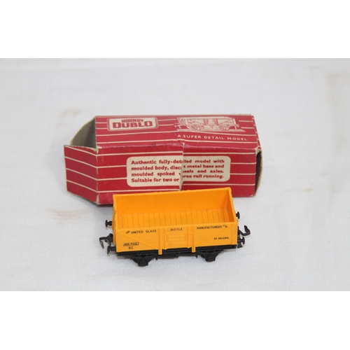 707 - QUANTITY OF HORNBY DUBLO ROLLING STOCK