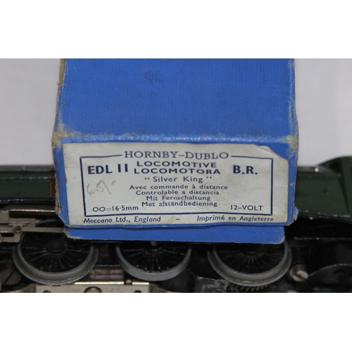 708 - HORNBY DUBLO EDL II LOCOMOTIVE SILVER KING AND 3 X D13 SUBURBAN COACHES