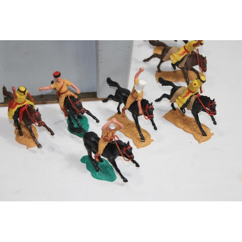 711 - FOREIGN LEGION/TEMPO AND ARAB FIGURES AND FORT
56 X 47CM