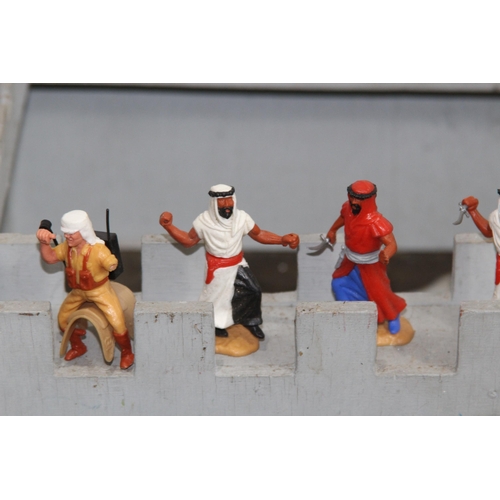 711 - FOREIGN LEGION/TEMPO AND ARAB FIGURES AND FORT
56 X 47CM