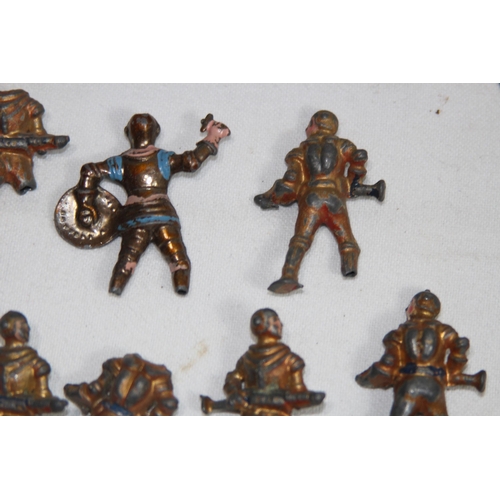 712 - LARGE QUANTITY OF LEAD FIGURES