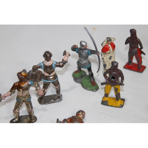 712 - LARGE QUANTITY OF LEAD FIGURES