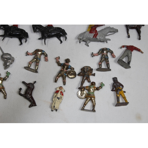 712 - LARGE QUANTITY OF LEAD FIGURES