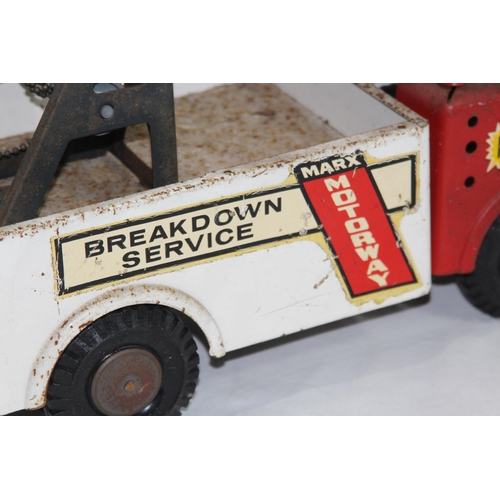 714 - LOUIS MARX AND CO BREAKDOWN TRUCK TOY
50 X 19CM