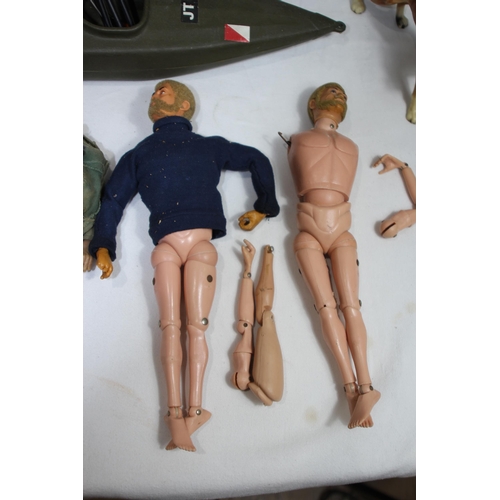 715 - QUANTITY OF VINTAGE ACTION MEN AND TANK - A/F
59 X 28CM