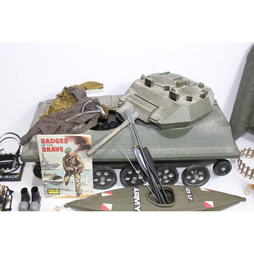 715 - QUANTITY OF VINTAGE ACTION MEN AND TANK - A/F
59 X 28CM