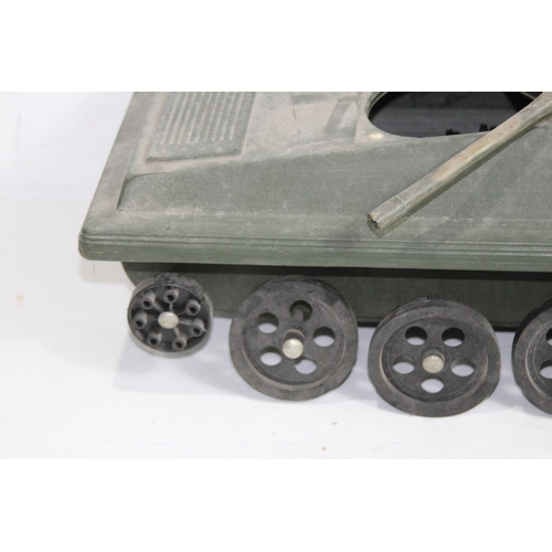 715 - QUANTITY OF VINTAGE ACTION MEN AND TANK - A/F
59 X 28CM