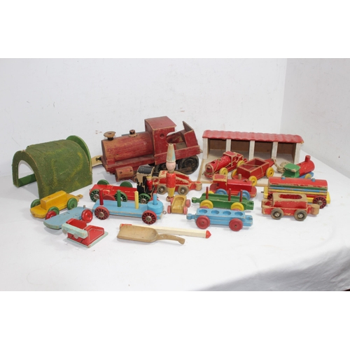 716 - QUANTITY OF VINTAGE RAILWAY ACCESSORIES