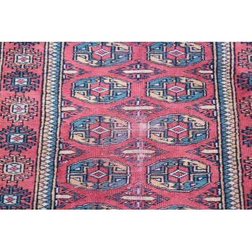 253 - SILK AND WOOL RUG
124 X 73CM