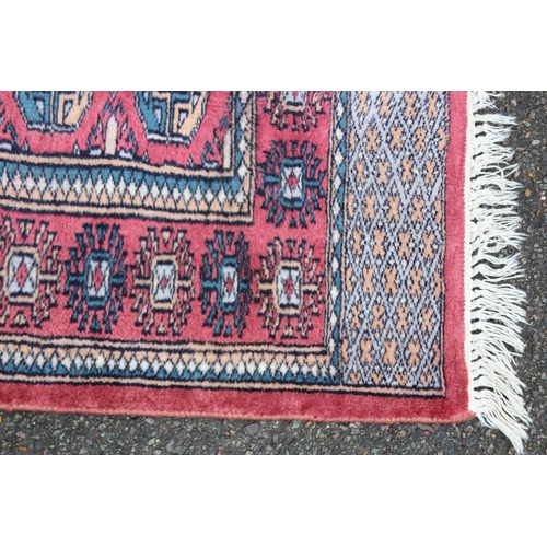 253 - SILK AND WOOL RUG
124 X 73CM