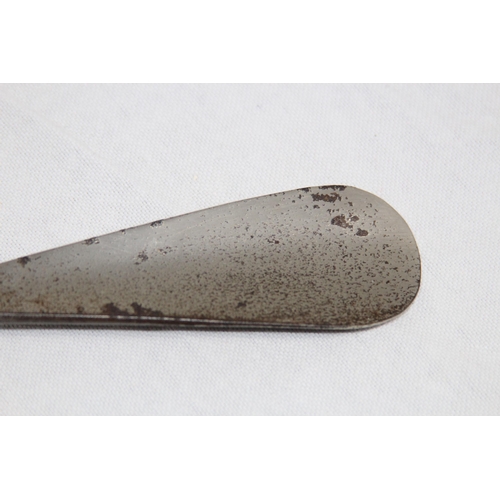 1088 - NOVELTY EDWARDIAN OWL FORM SILVER HANDLED SHOE HORN - CRISFORD AND NORRIS - BIRMINGHAM 1906