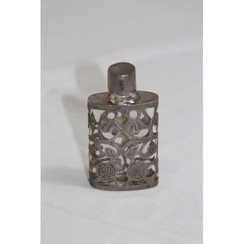 1090 - SILVER COVERED SCENT BOTTLE BY ARI NORMAN - IMPORT MARKS
6.5CM