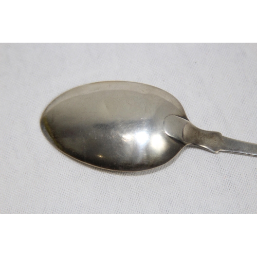 1098 - PAIR OF 19TH CENTURY FIDDLE PATTERN SILVER DESERT SPOONS - WRS LONDON 1852 - 53.6G