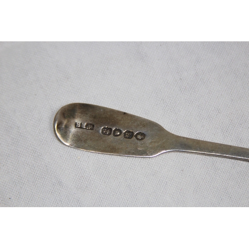 1098 - PAIR OF 19TH CENTURY FIDDLE PATTERN SILVER DESERT SPOONS - WRS LONDON 1852 - 53.6G