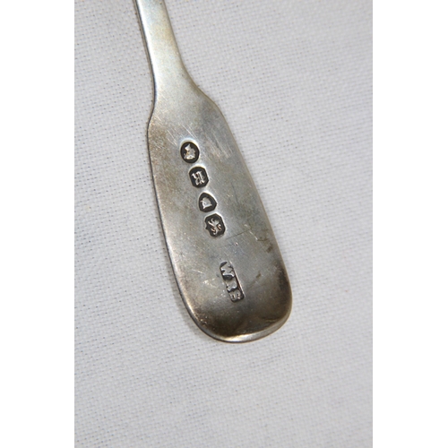 1098 - PAIR OF 19TH CENTURY FIDDLE PATTERN SILVER DESERT SPOONS - WRS LONDON 1852 - 53.6G