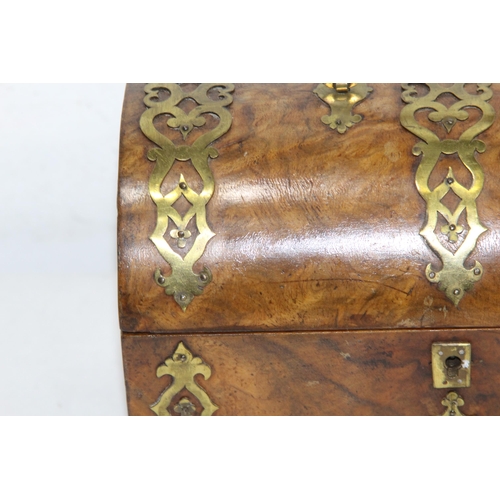 480 - BRASS INLAID BURR WALNUT DOME TOPPED STATIONARY BOX
23 X 23CM