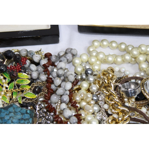 481 - LARGE QUANTITY OF COSTUME JEWELLERY INCLUDING CUFFLINKS