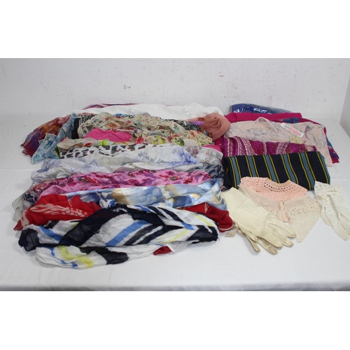 484 - LARGE COLLECTION OF SCARVES