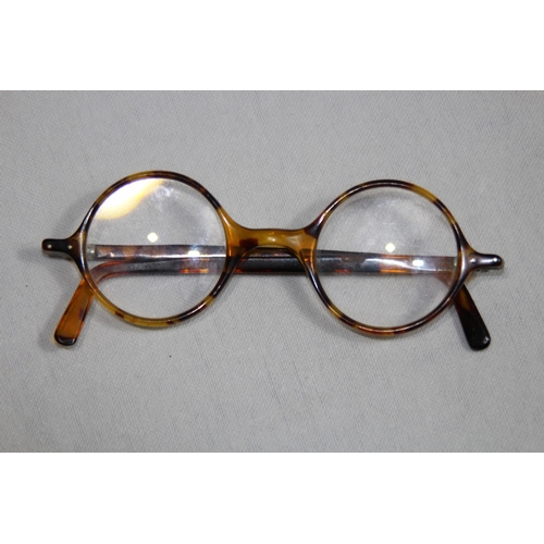 1042 - SELECTION OF 19TH AND EARLY 20TH CENTURY SPECTACLES AND GLASSES - MOSTLY CASED