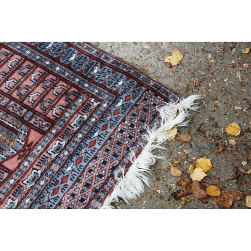 256 - VINTAGE MIDDLE EASTERN RUNNER RUG
160 X 65CM