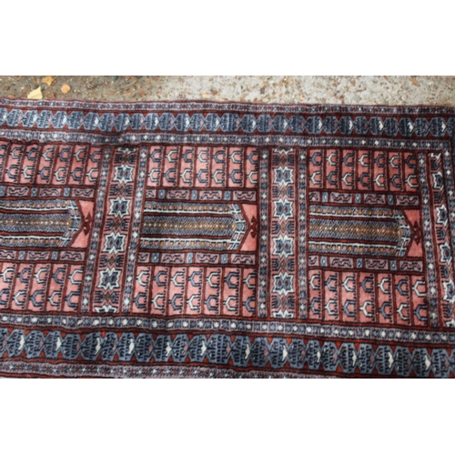 256 - VINTAGE MIDDLE EASTERN RUNNER RUG
160 X 65CM