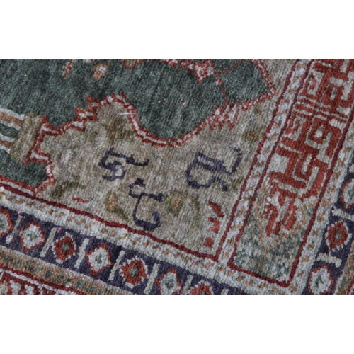 257 - VINTAGE MIDDLE EASTERN PRAYER RUG
100 X 60CM