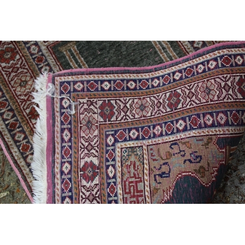 257 - VINTAGE MIDDLE EASTERN PRAYER RUG
100 X 60CM