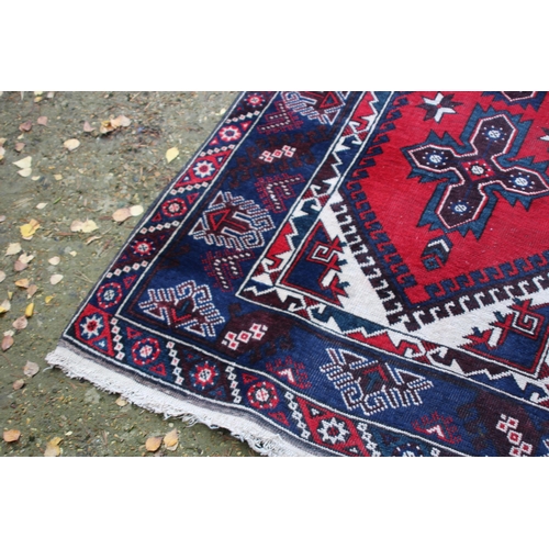 258 - VINTAGE TURKISH RUG
210 X 120CM