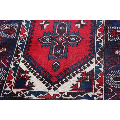 258 - VINTAGE TURKISH RUG
210 X 120CM