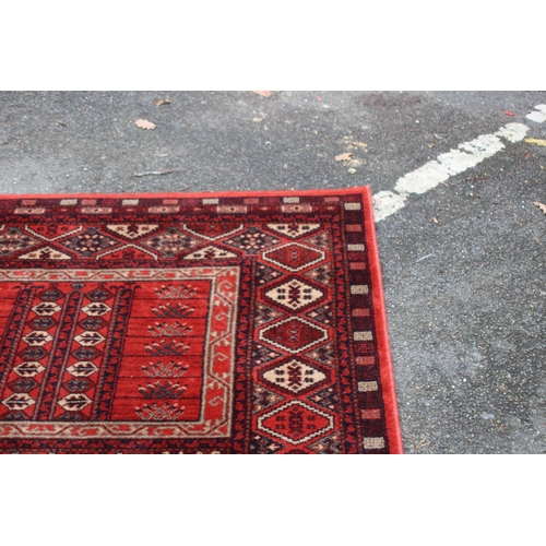 262 - MIDDLE EASTERN RUG
192 X 136CM