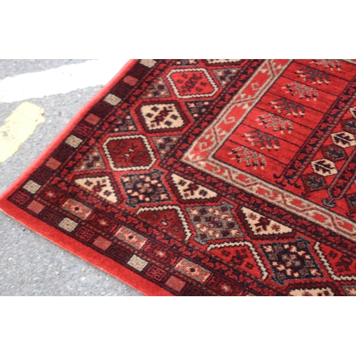 262 - MIDDLE EASTERN RUG
192 X 136CM