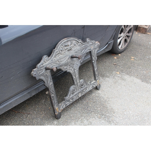 7 - ANTIQUE CARVED COAT RACK
92 X 70CM