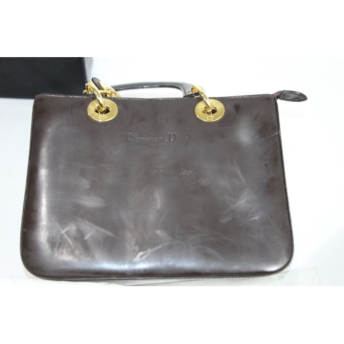 522 - 3 X DESIGNER STYLE HANDBAGS