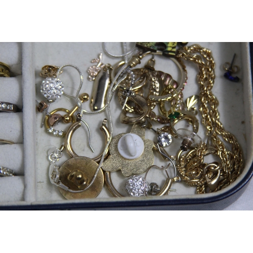 525 - QUANTITY OF COSTUME JEWELLERY IN ARTIST BOX AND DRESS SET ETC