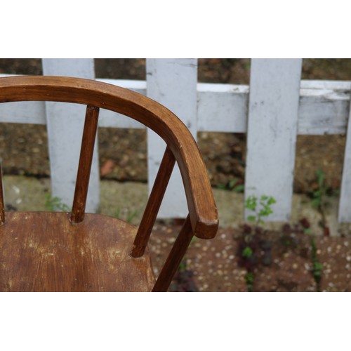 9 - VINTAGE CHILD'S CHAIR
31 X 36 X 46CM