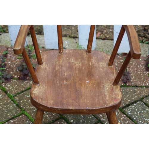 9 - VINTAGE CHILD'S CHAIR
31 X 36 X 46CM