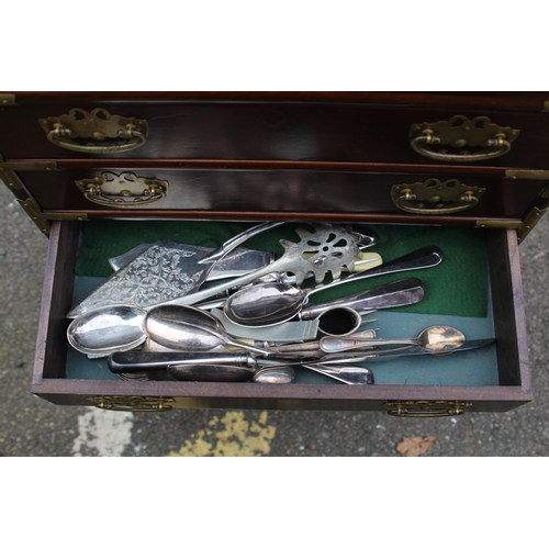 2 - VINTAGE CUTLERY CABINET AND CONTENTS REAL QUALITY
52 x 35 x 108CM