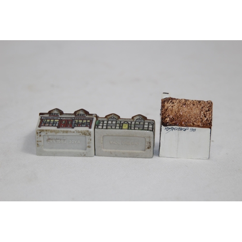 347 - QUANTITY OF MINIATURE BUILDINGS INCLUDING LILLIPUT LANE AND WADE