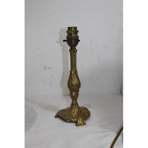 246 - QUANTITY OF LAMPS INCLUDING BRASS CORINTHIAN COLOUM AND AN ORIENTAL DOUBLE LAMP 
74CM