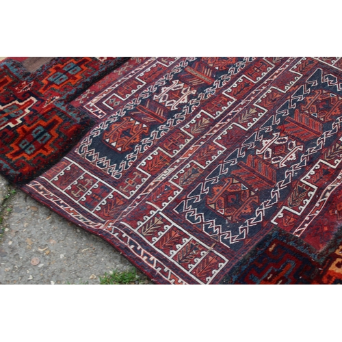 269 - VINTAGE MIDDLE EASTERN RUG
208 X 103CM