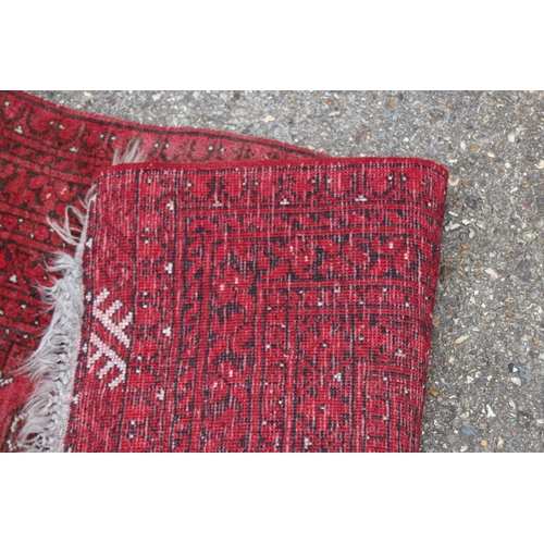 270 - VINTAGE MIDDLE EASTERN RUG
173 X 102CM