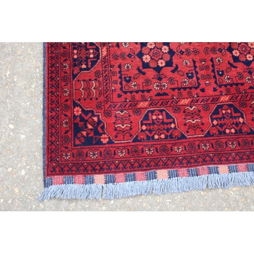 271 - VINTAGE MIDDLE EASTERN RUG
158 X 100CM