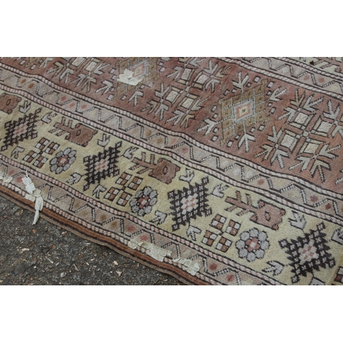 273 - VINTAGE MIDDLE EASTERN RUG
170 X 60CM