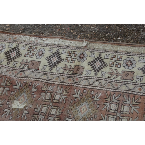 273 - VINTAGE MIDDLE EASTERN RUG
170 X 60CM