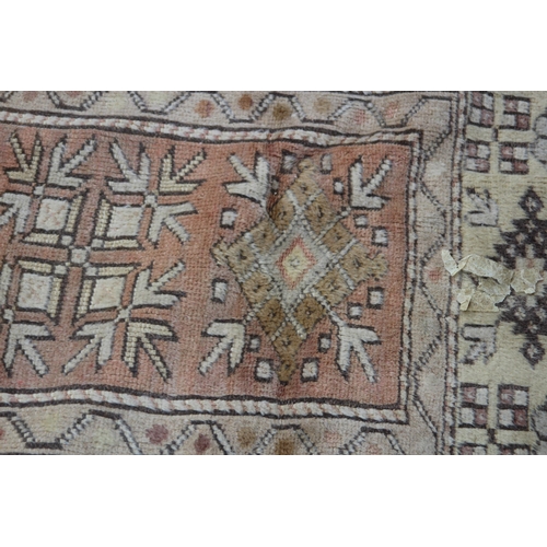 273 - VINTAGE MIDDLE EASTERN RUG
170 X 60CM