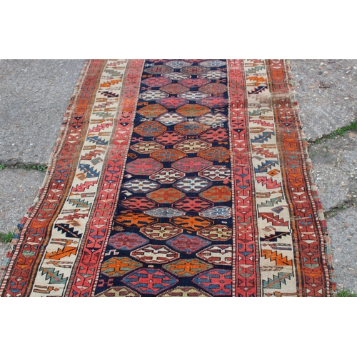 275 - LARGE VINTAGE MIDDLE EASTERN RUG
314 X 207CM