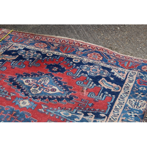 277 - LARGE WOOL RUG
305 X 105CM