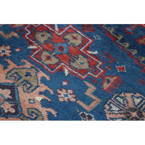 277 - LARGE WOOL RUG
305 X 105CM